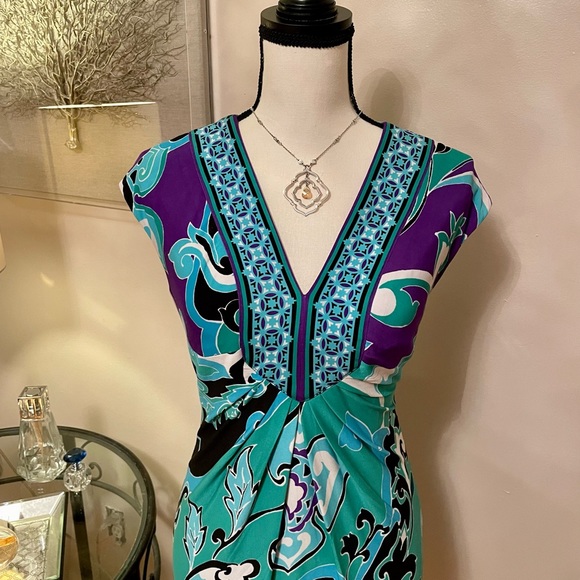 Cache Dress - Picture 2 of 8